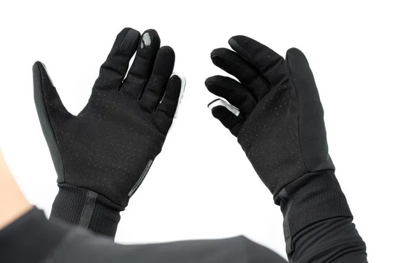 Cube Performance All Season Long Finger Gloves - Black 6 Cube Performance All Season Long Finger Gloves - Black - Image 4