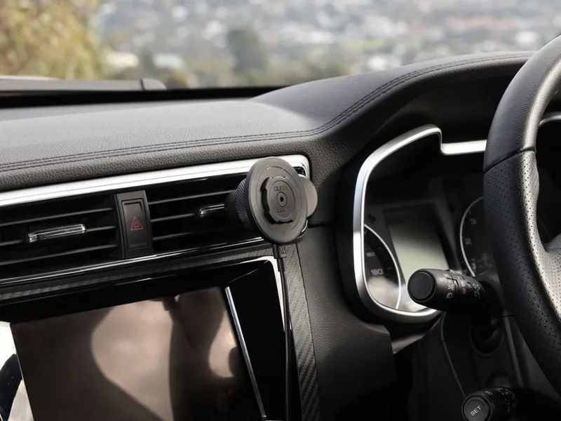 Quad Lock MAG Wireless Charging Head For Car/Desk- Black 6 Quad Lock MAG Wireless Charging Head For Car/Desk- Black - Image 4