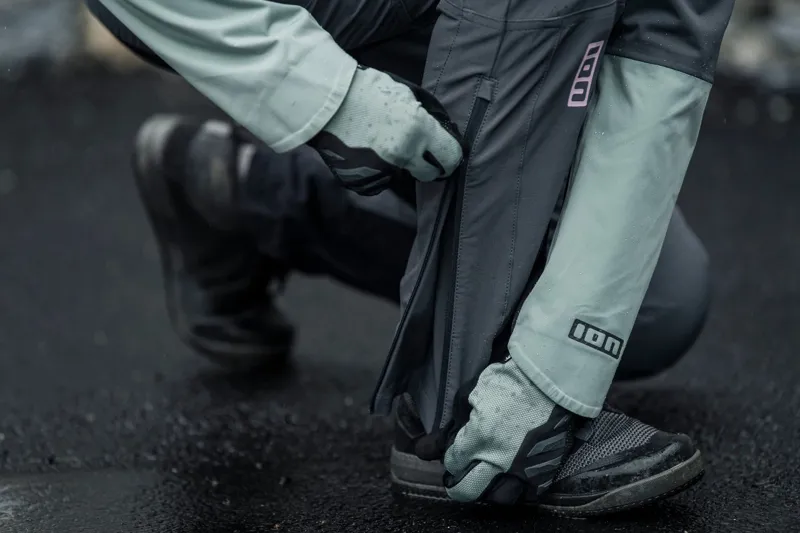 ION Shelter Pants 4W Softshell Women's MTB Trousers - Grey 5 ION Shelter Pants 4W Softshell Women's MTB Trousers - Grey - Image 3