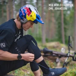 G-Form Pro Rugged 2 Knee Armour - Black -Sportful Shop 5 118