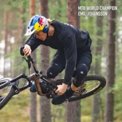 G-Form Pro Rugged 2 Knee Armour - Black -Sportful Shop 6 101