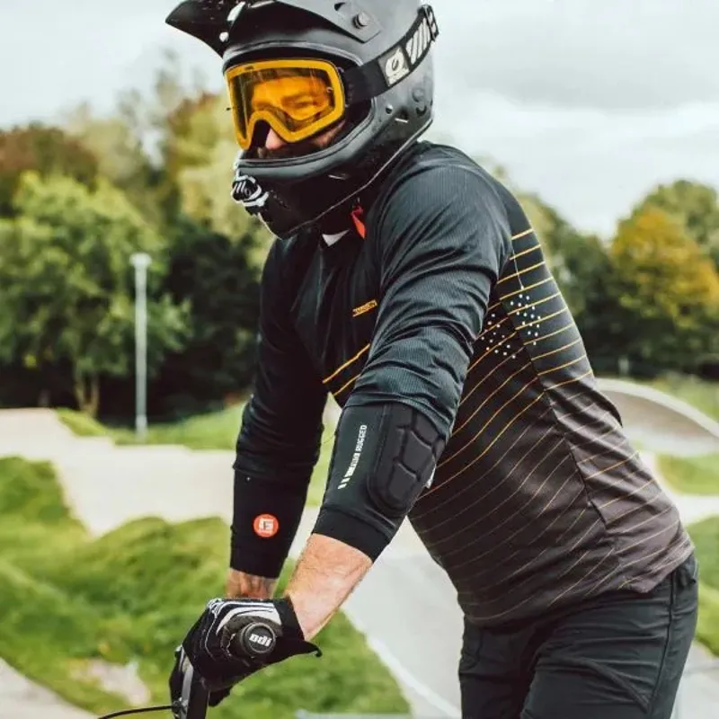 G-Form Pro-Rugged 2 Elbow Guards - Black 3 G-Form Pro-Rugged 2 Elbow Guards - Black