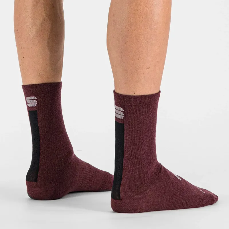 Sportful Merino Wool 18 Men's Socks - Raspberry/Black 4 Sportful Merino Wool 18 Men's Socks - Raspberry/Black - Image 2