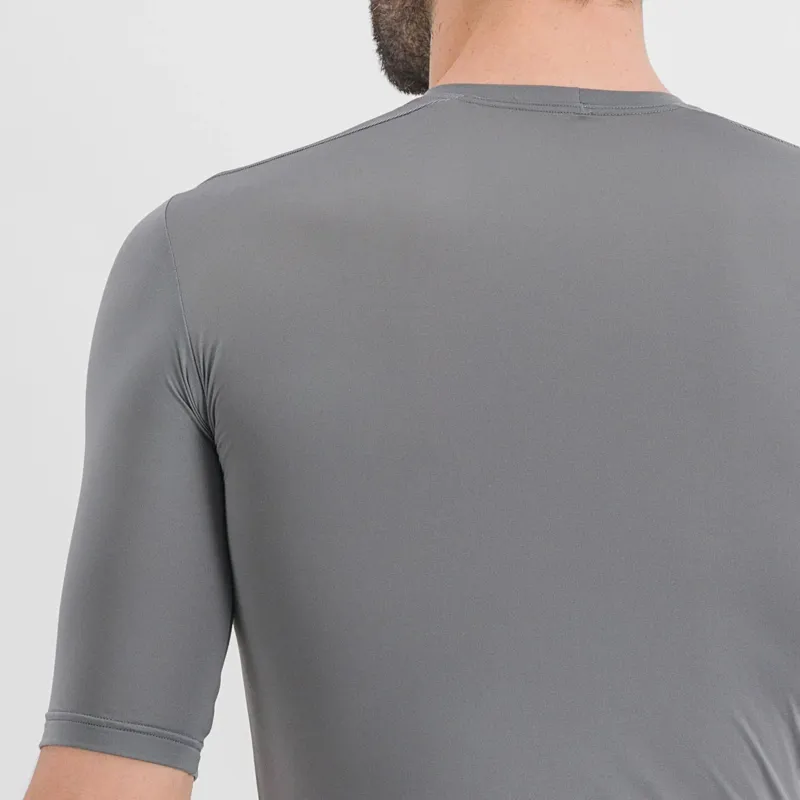 Sportful Fiandre Men's Short Sleeve Thermal Base Layer - Ash Grey 4 Sportful Fiandre Men's Short Sleeve Thermal Base Layer - Ash Grey - Image 2