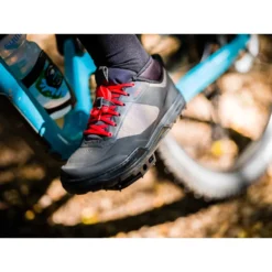 Shimano GR701 Men's Flat MTB Shoes - Black -Sportful Shop bgr701l life2