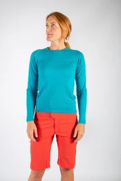 Endura BaaBaa Blend Women's Long Sleeve Baselayer - Paific Blue -Sportful Shop bp03