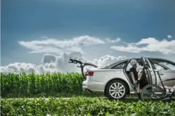 Saris SUPERbones 3-Bike Car Rack - Black